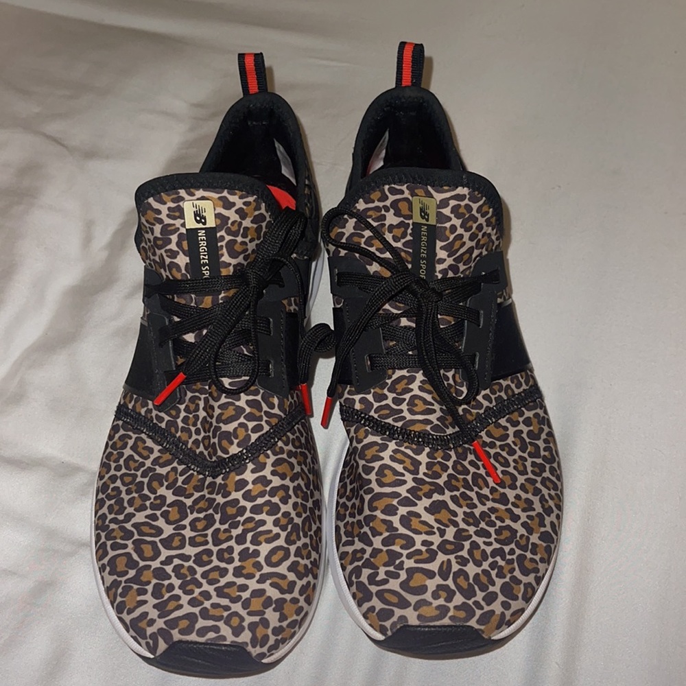Women’s New Balance cheetah Fresh Foam X-70 V1 Sneaker size 11